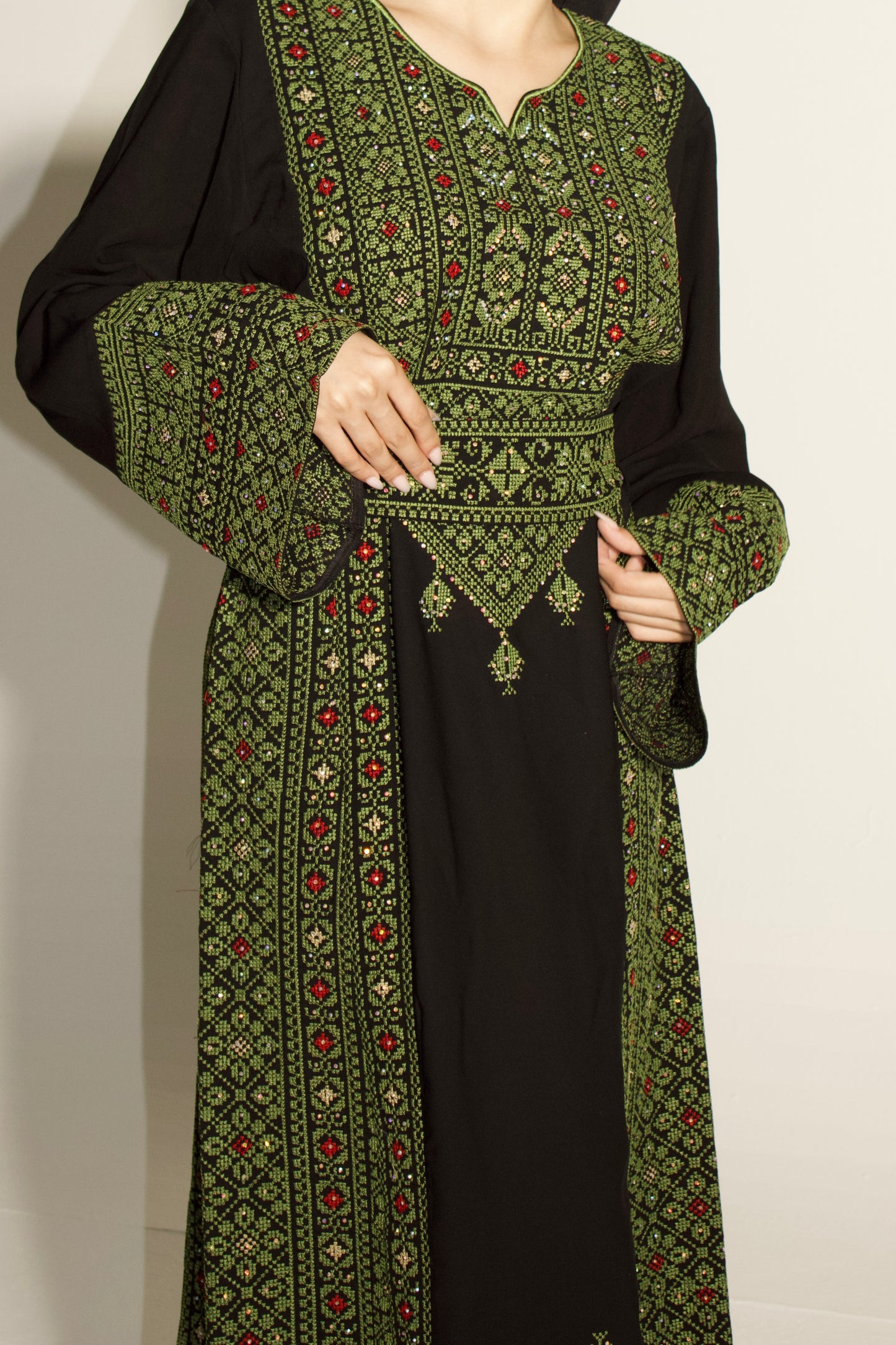 Palestinian Thobe