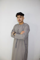 Emirati Thobe (Medium Gray)