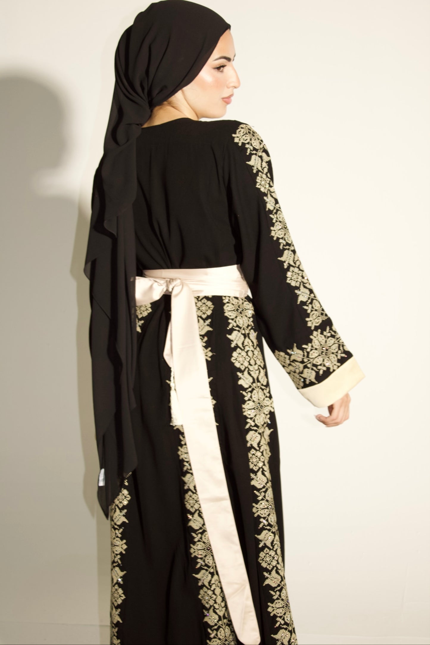 Palestinian Thobe