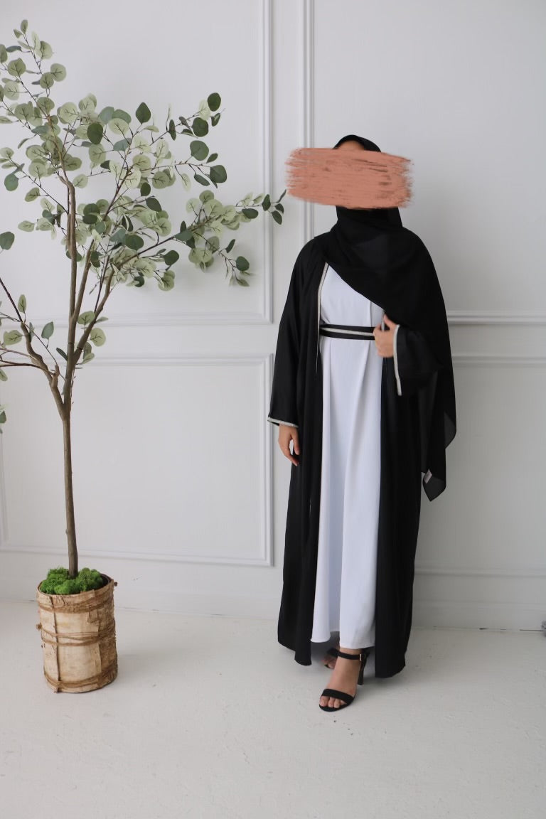 Fairoz Abaya in black