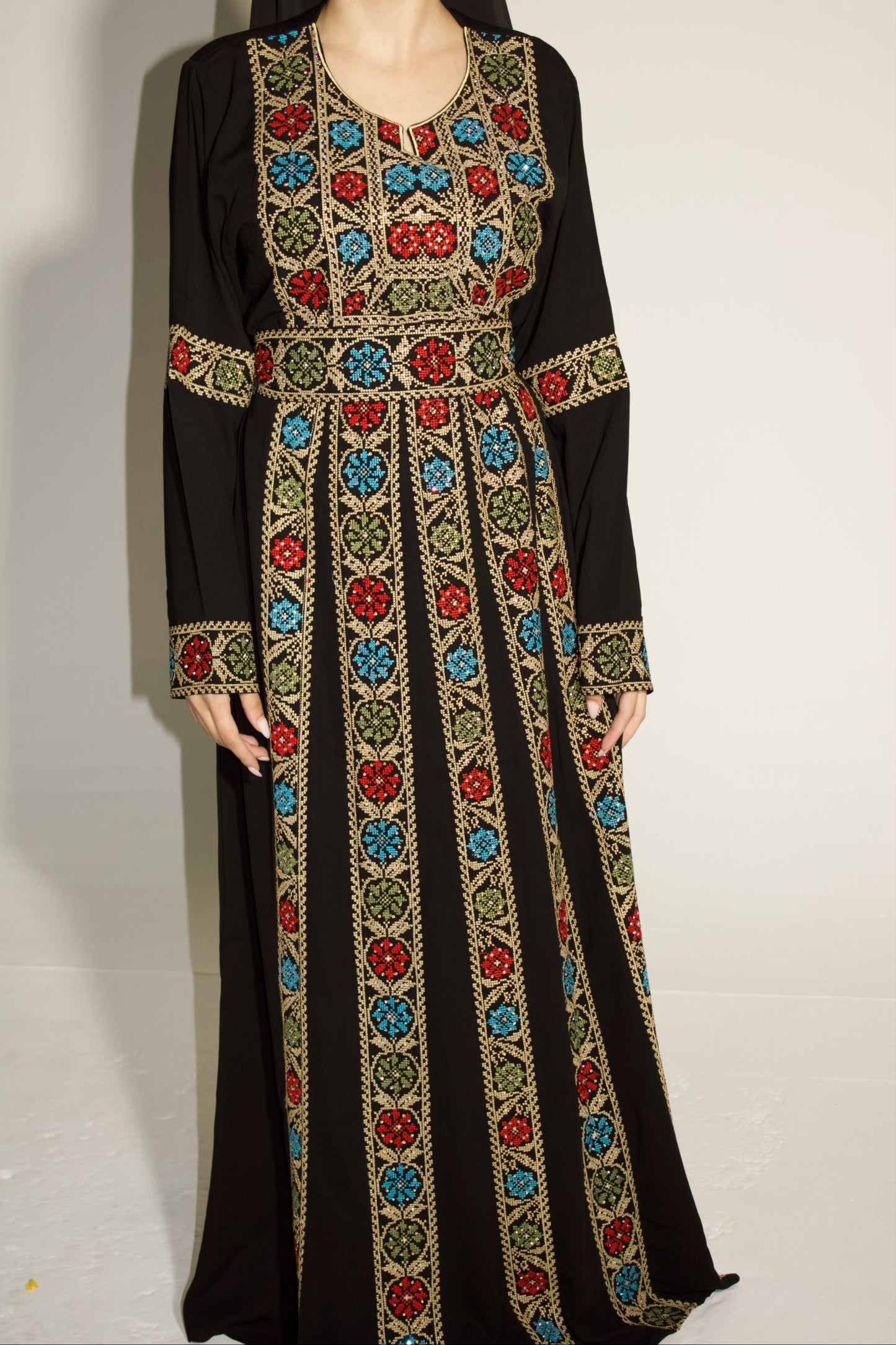 Palestinian Thobe