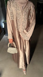Zaynah (زَيْنَة) champagne pink