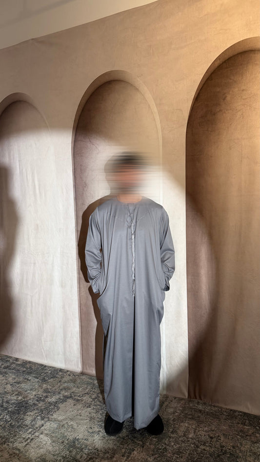 Emirati Thobe (light gray)