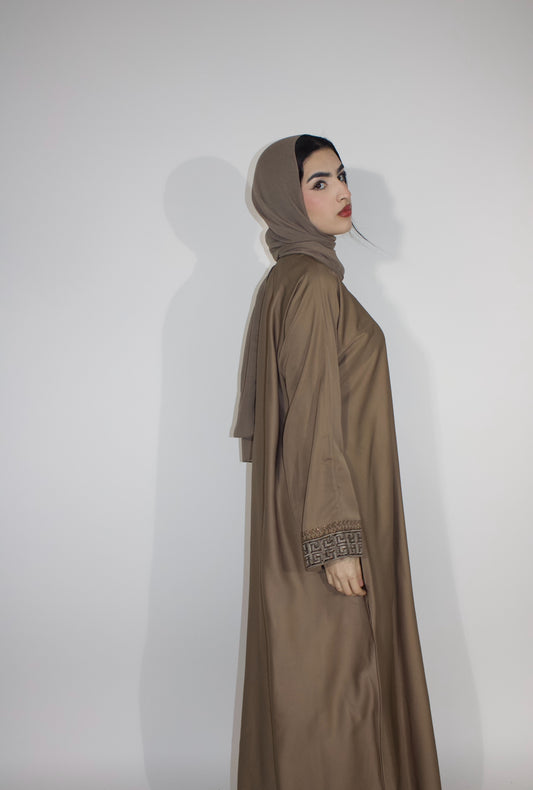 Nia Abaya in beige