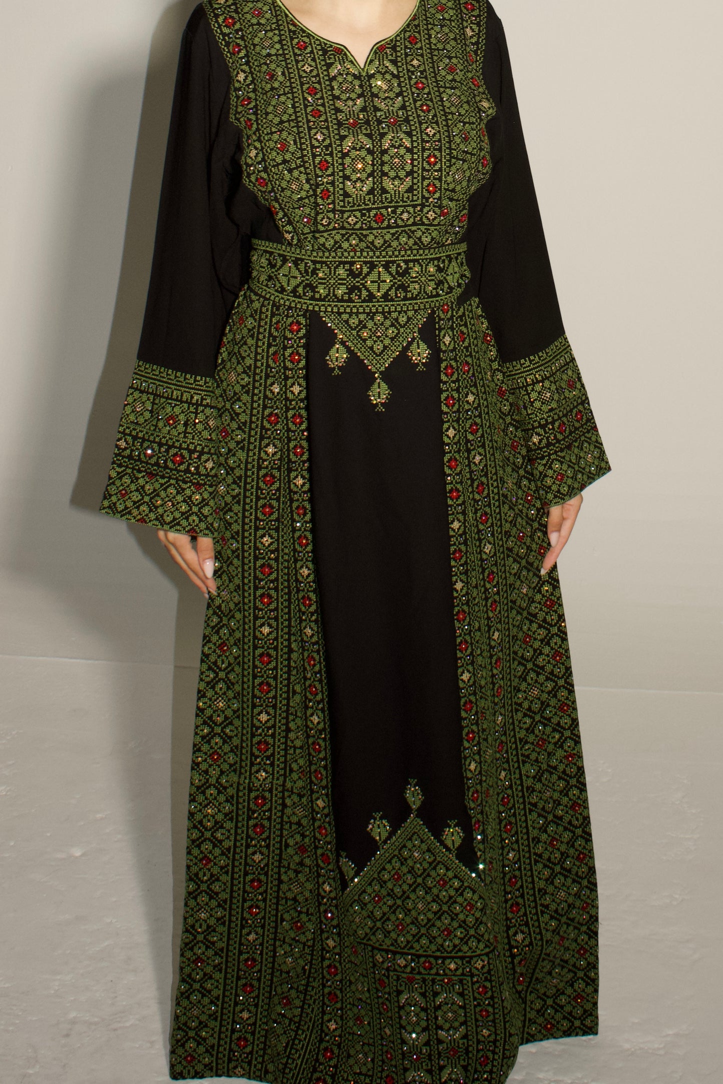 Palestinian Thobe