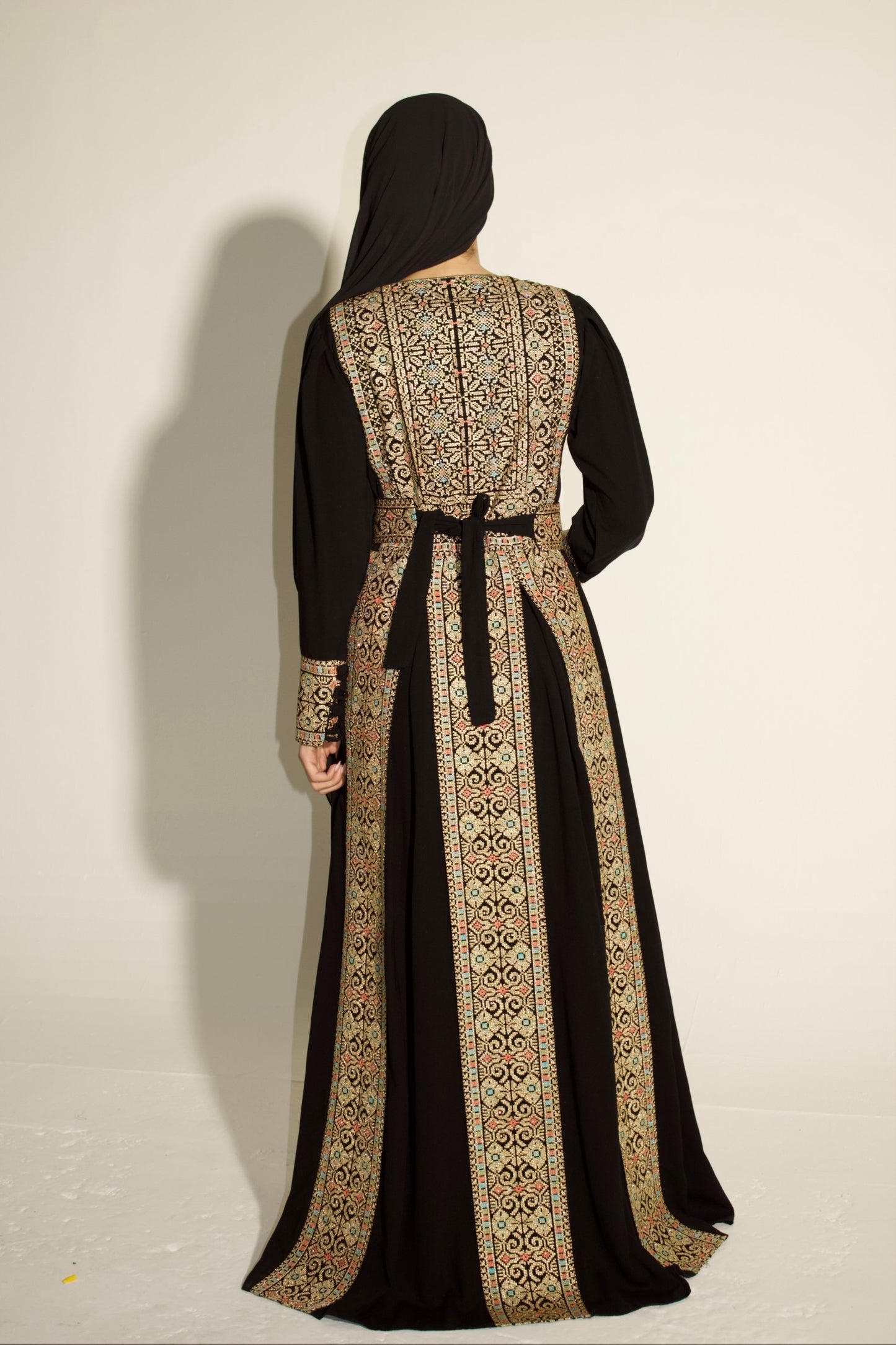 Palestinian Thobe