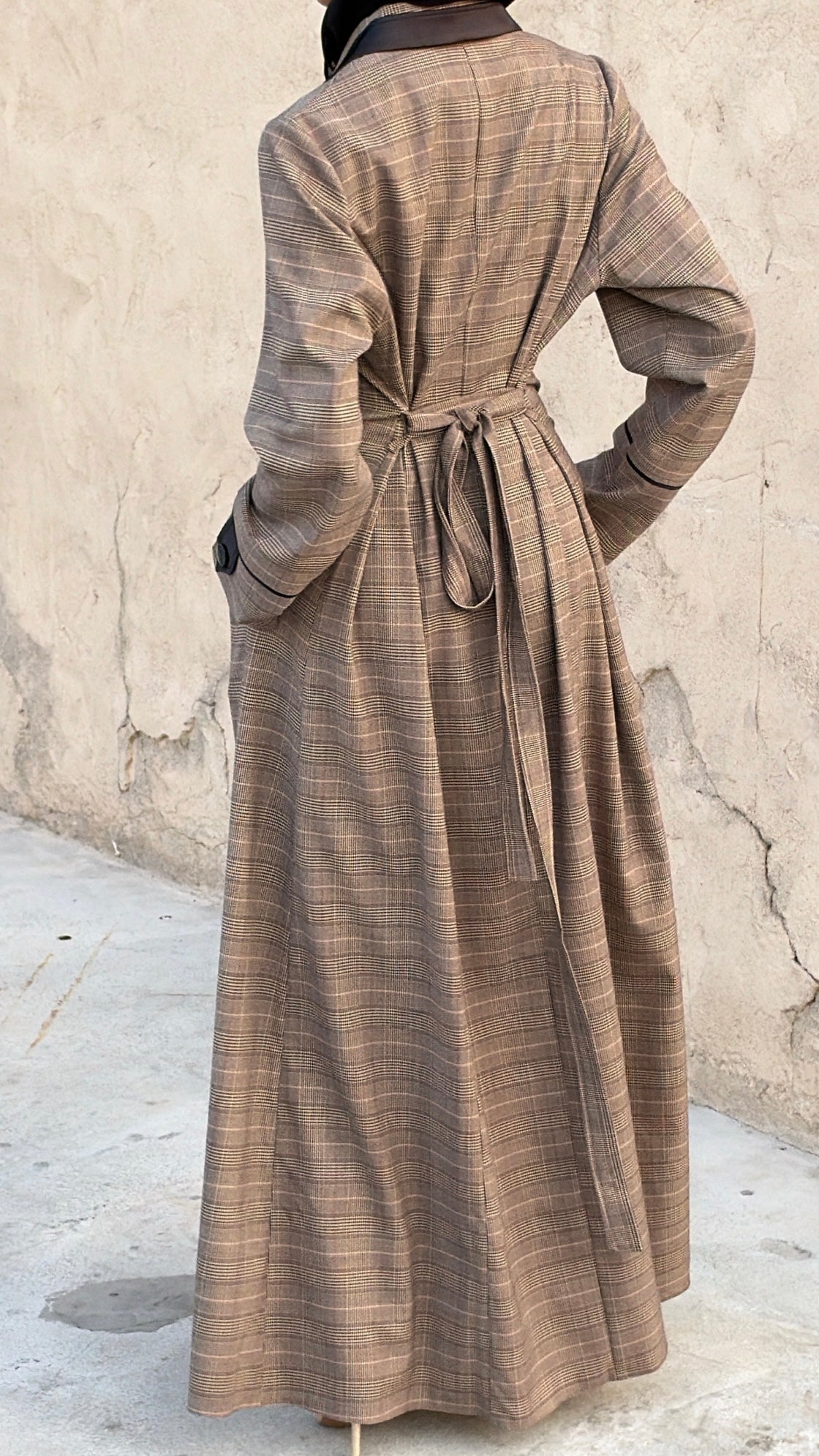 Amirah (أميرة) Plaid Coat Abaya