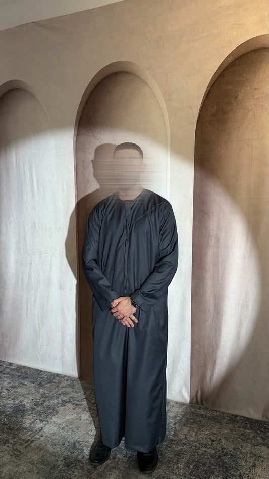Emirati Thobe (dark gray)