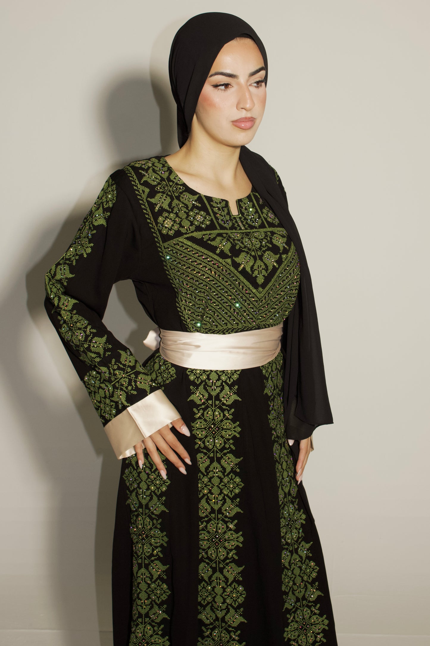 Palestinian Thobe