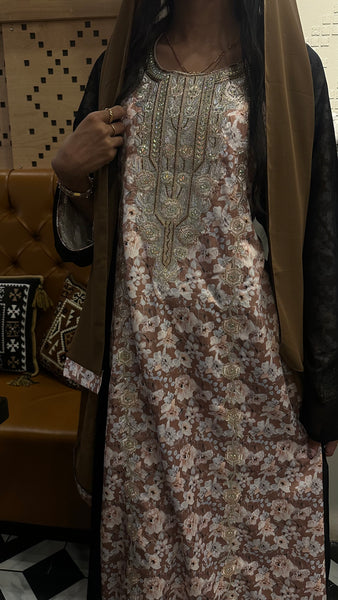 Makhaweer (مَخَاوِيْر)