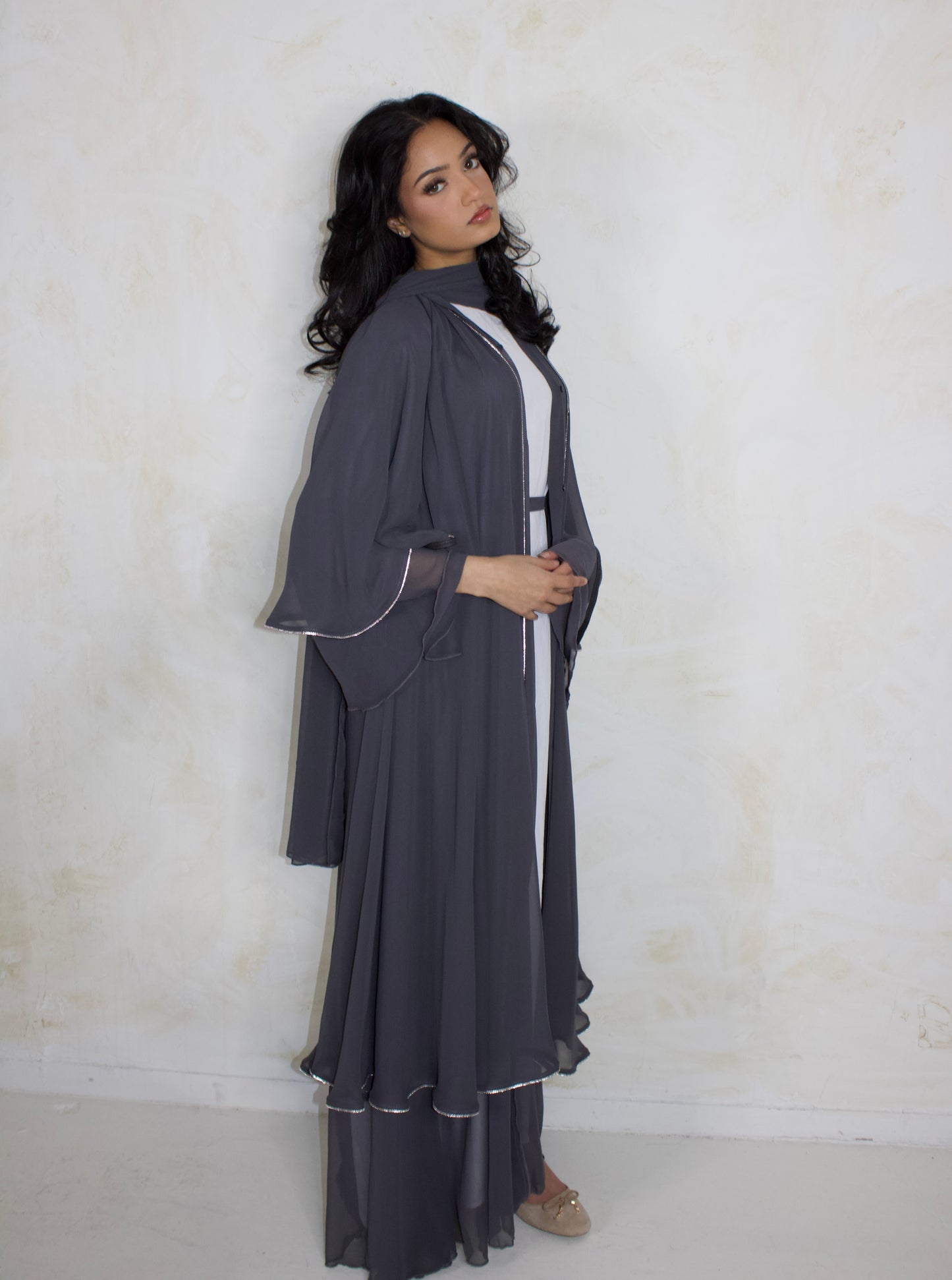 Zoya Abaya in gray