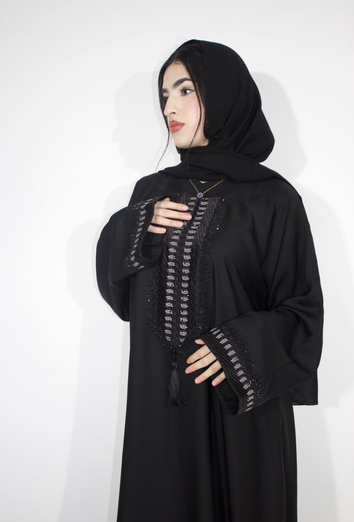 Nia Abaya in black