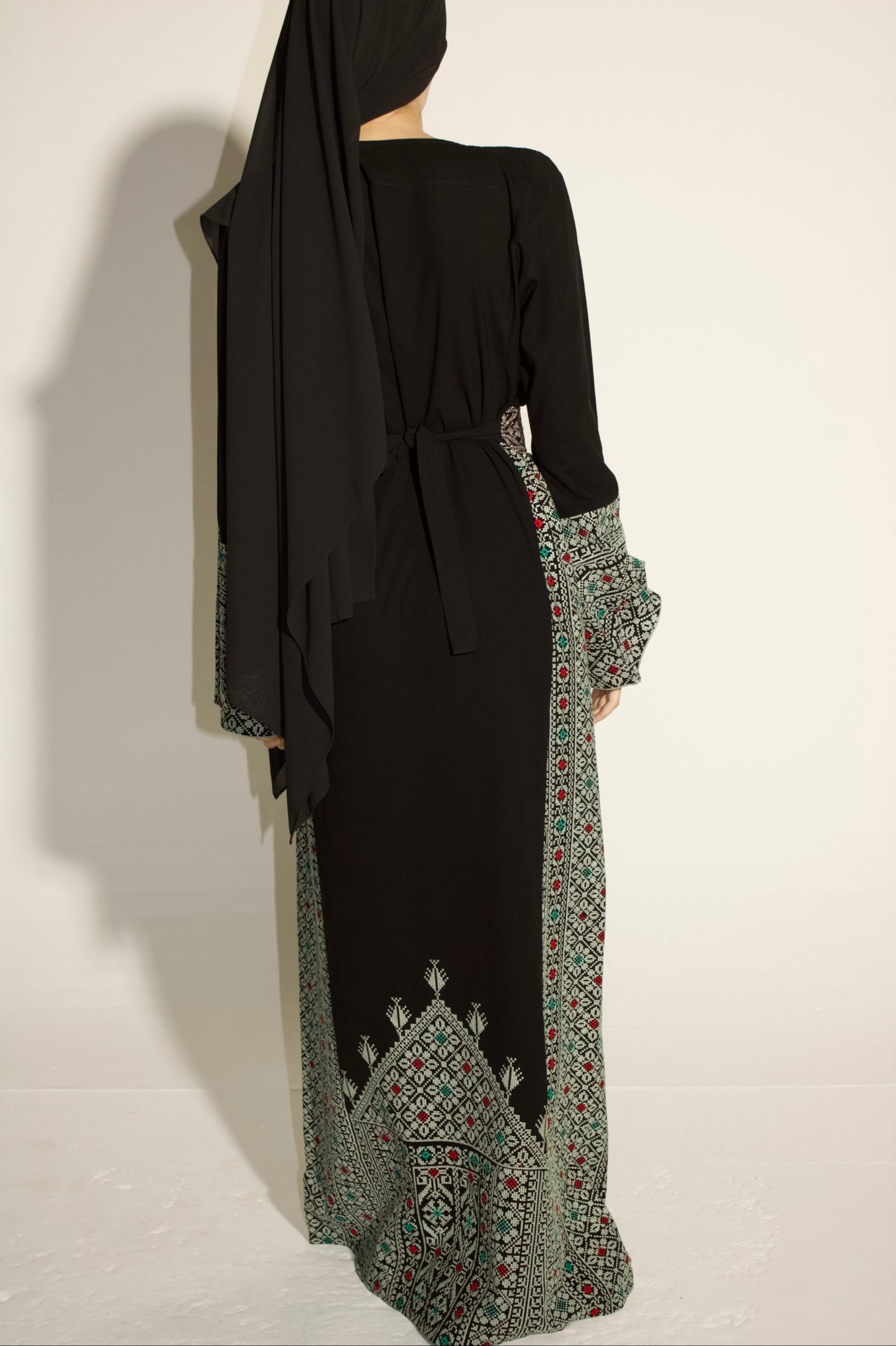 Palestinian Thobe