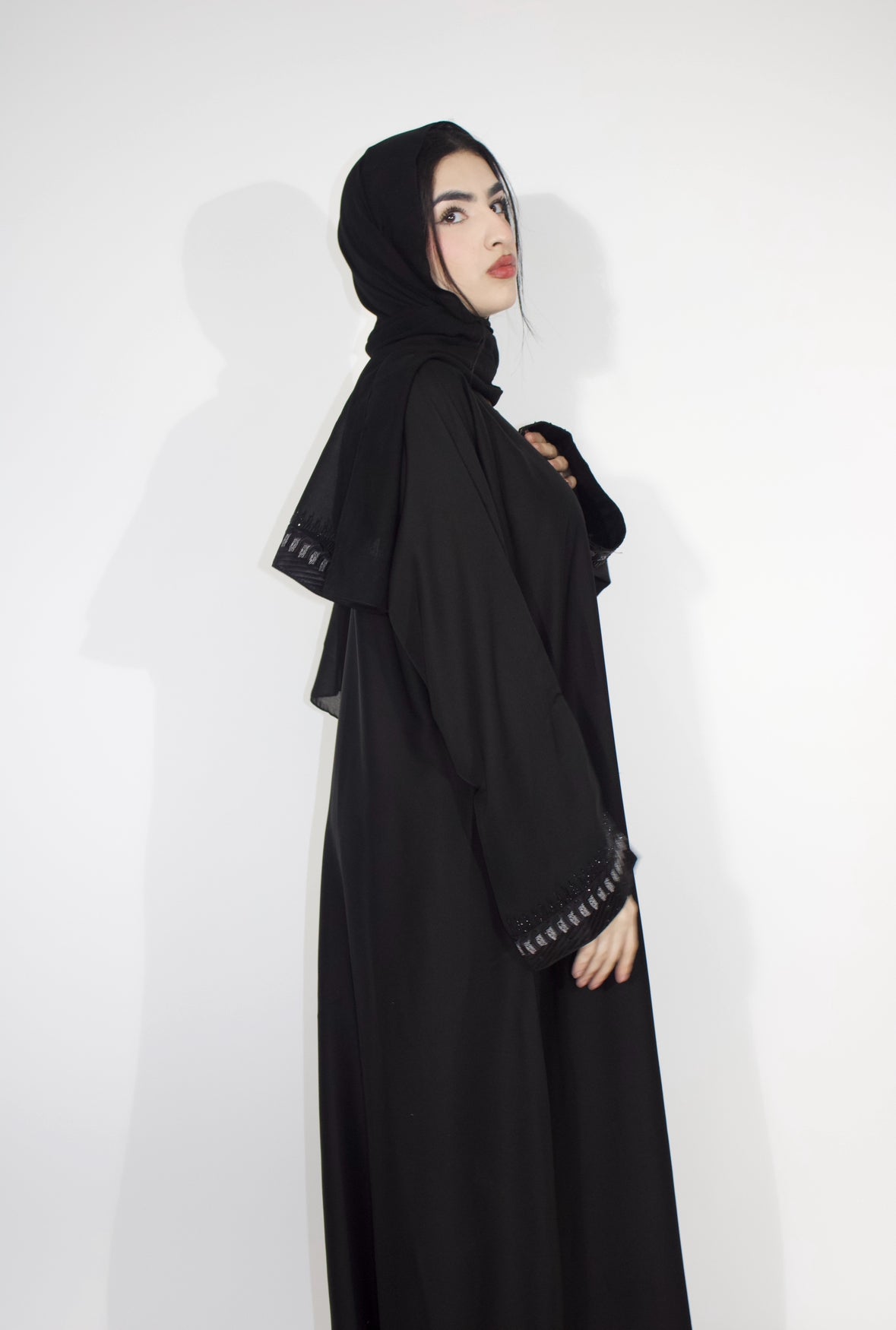 Nia Abaya in black