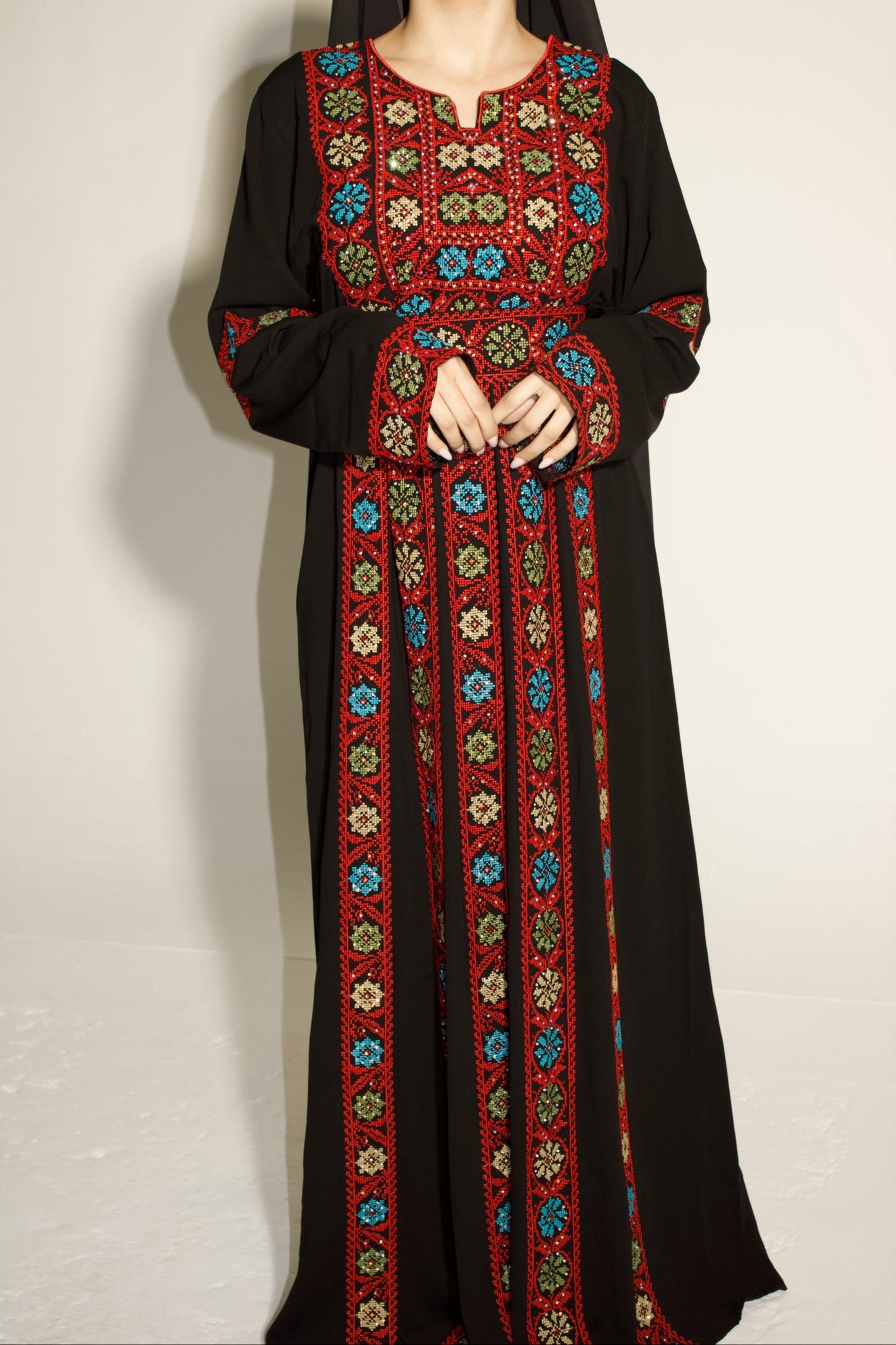 Palestinian Thobe