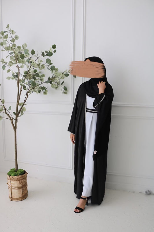 Fairoz Abaya in black