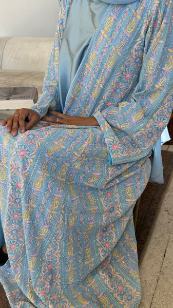 Lama (لمى) baby blue