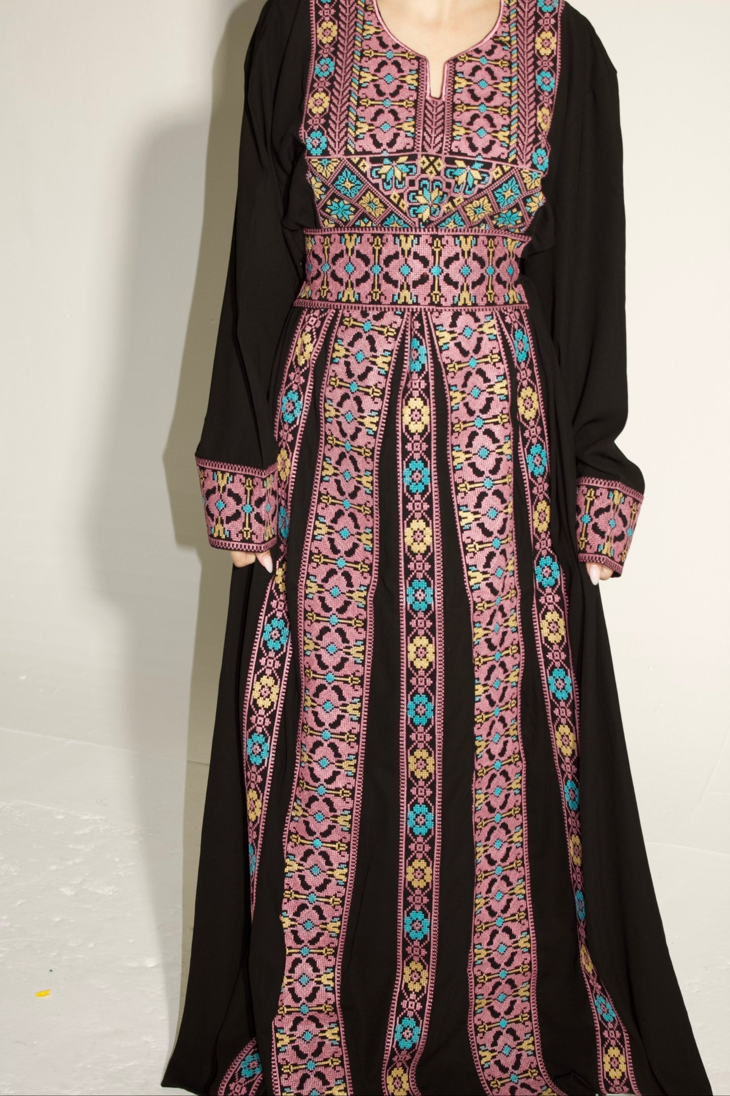 Palestinian Thobe
