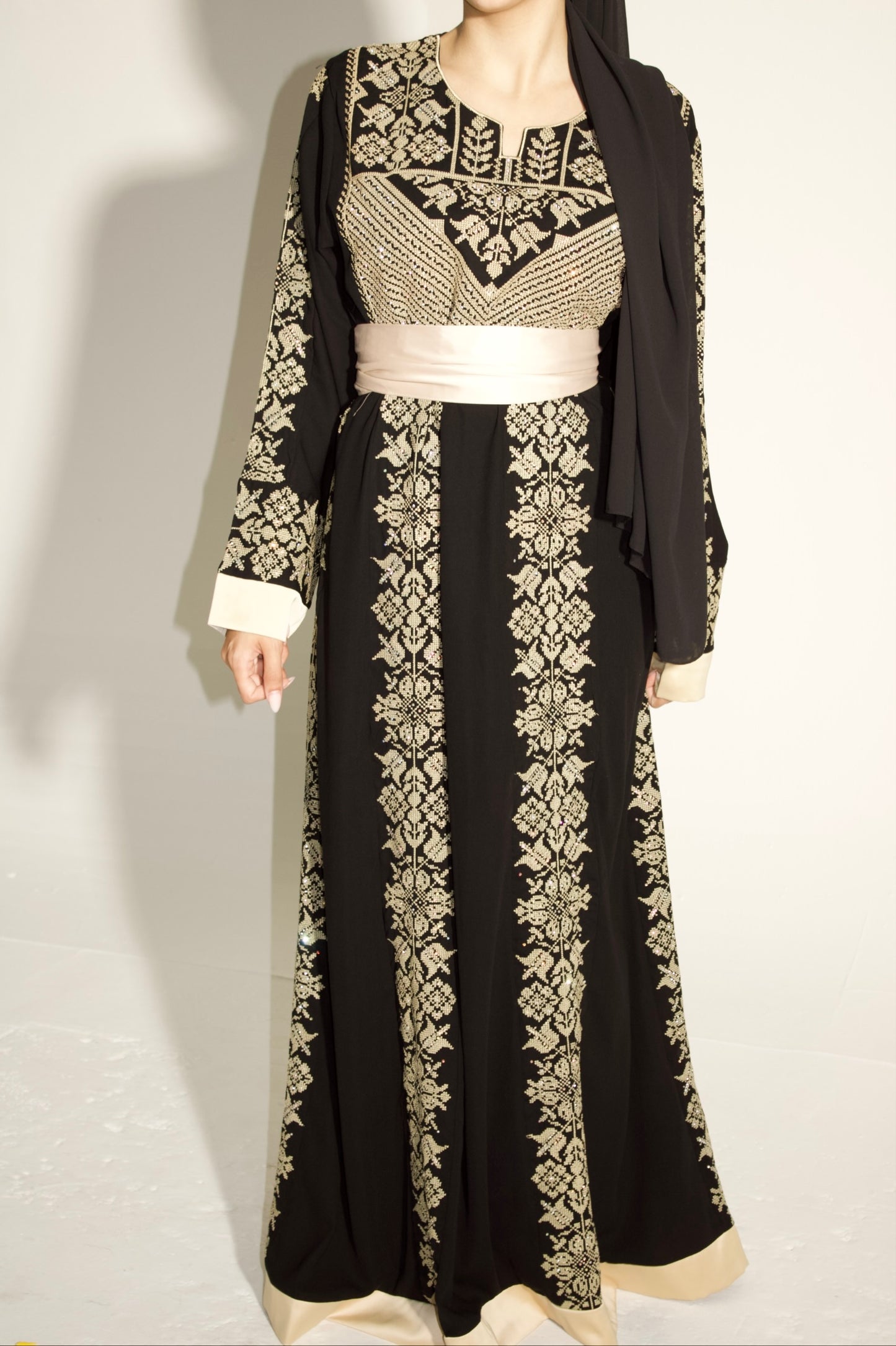 Palestinian Thobe