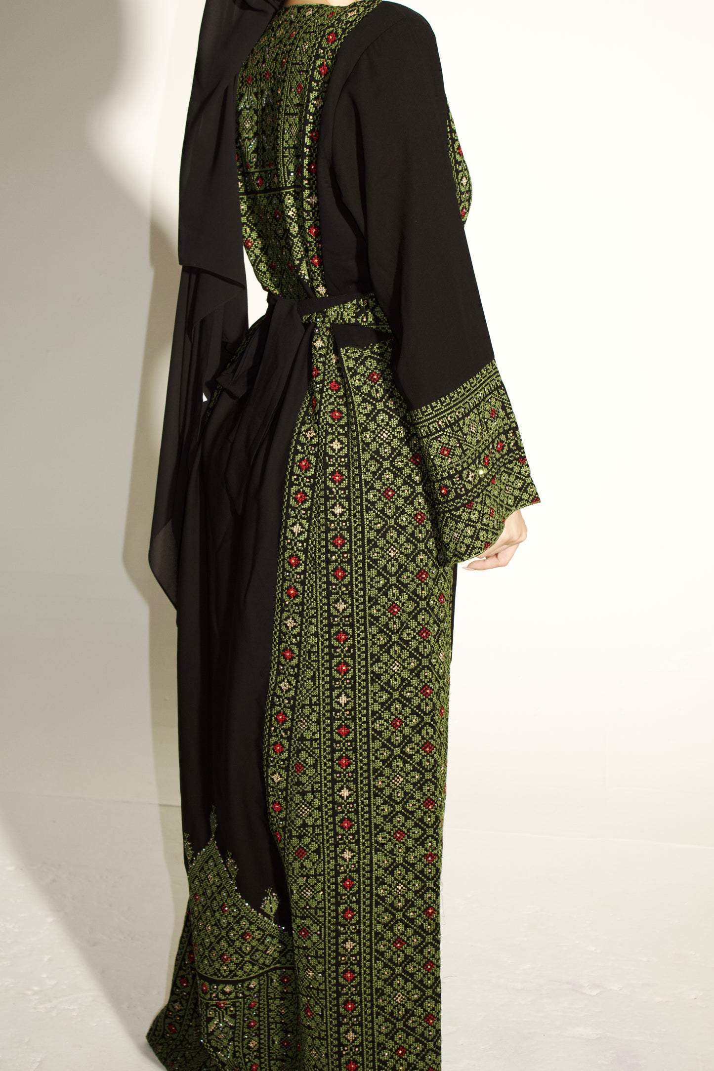 Palestinian Thobe
