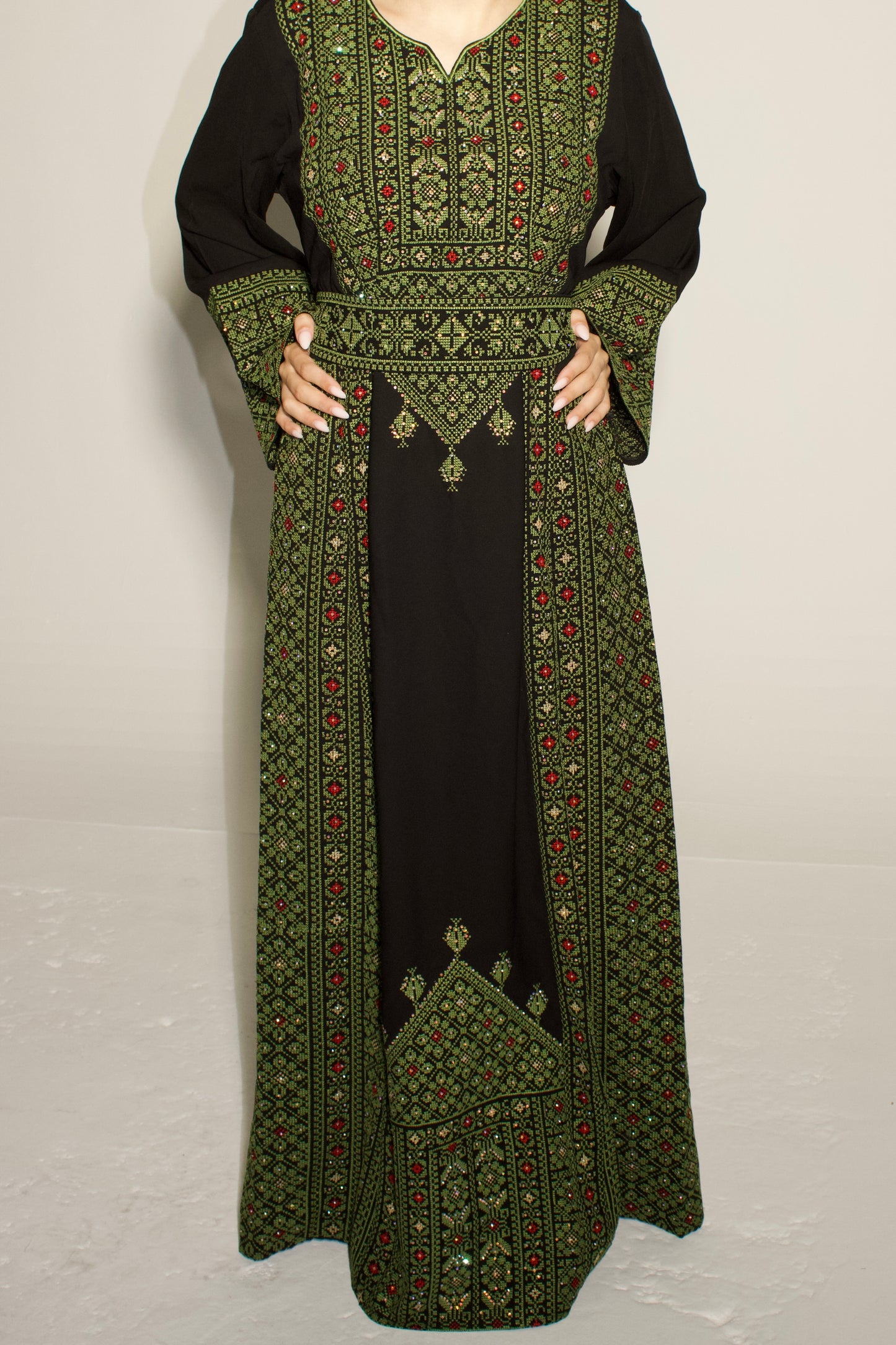 Palestinian Thobe