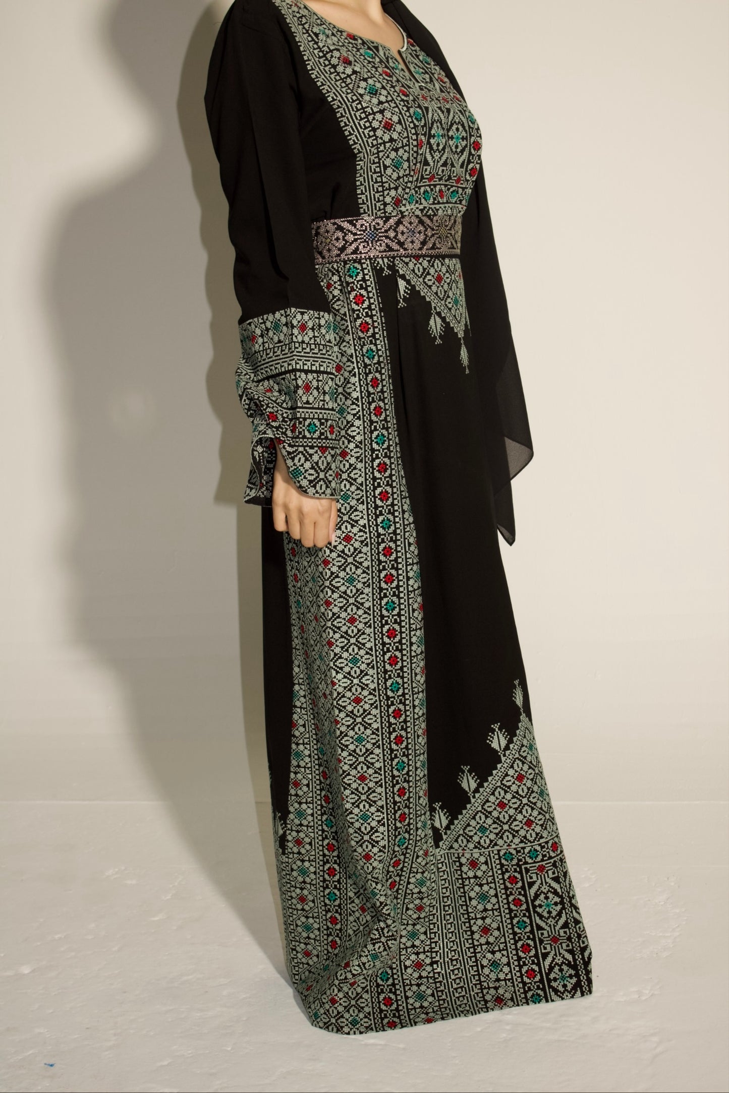 Palestinian Thobe