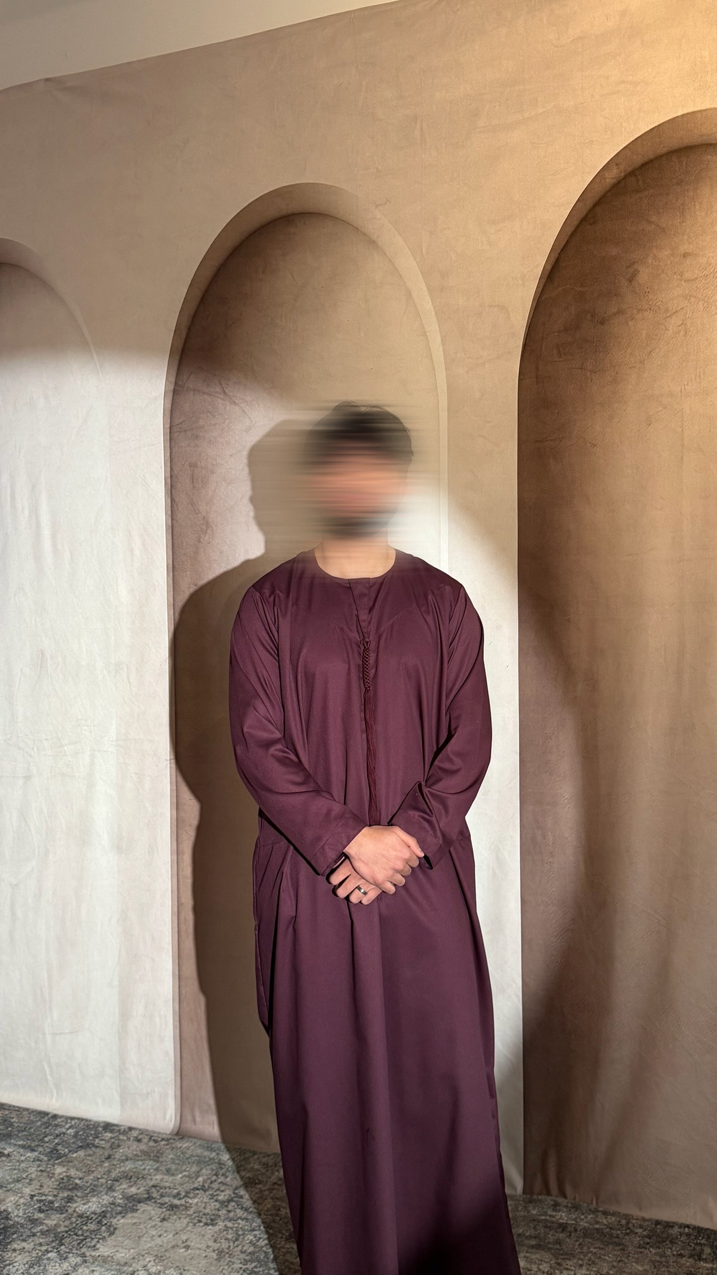 Emirati Thobe (magenta)