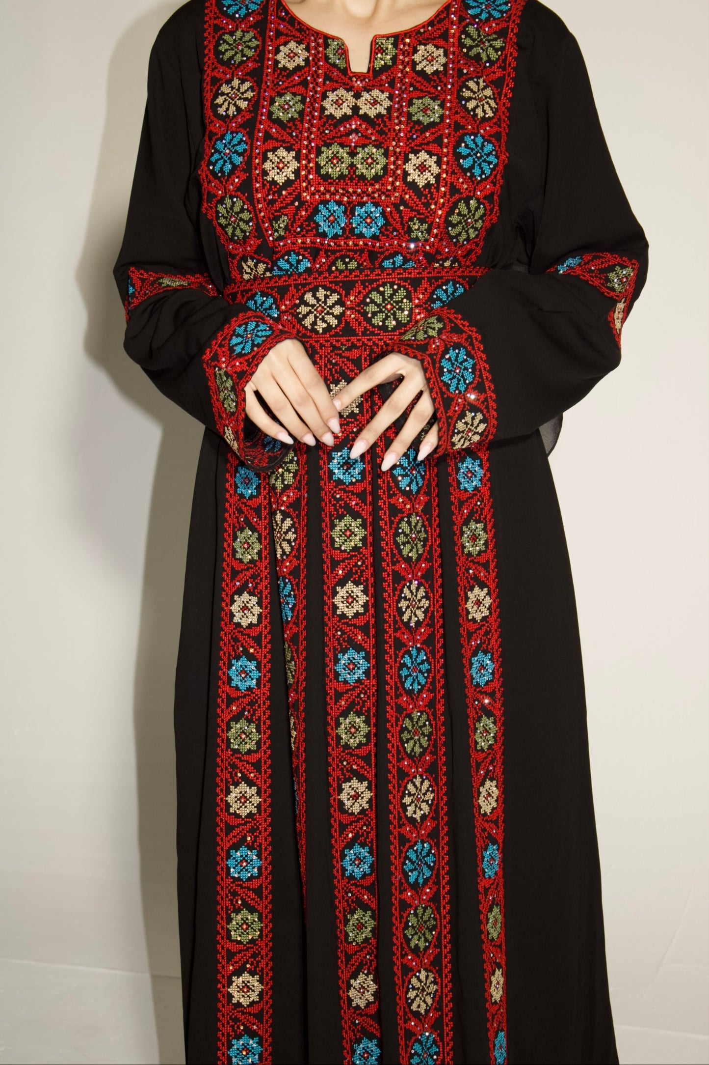 Palestinian Thobe