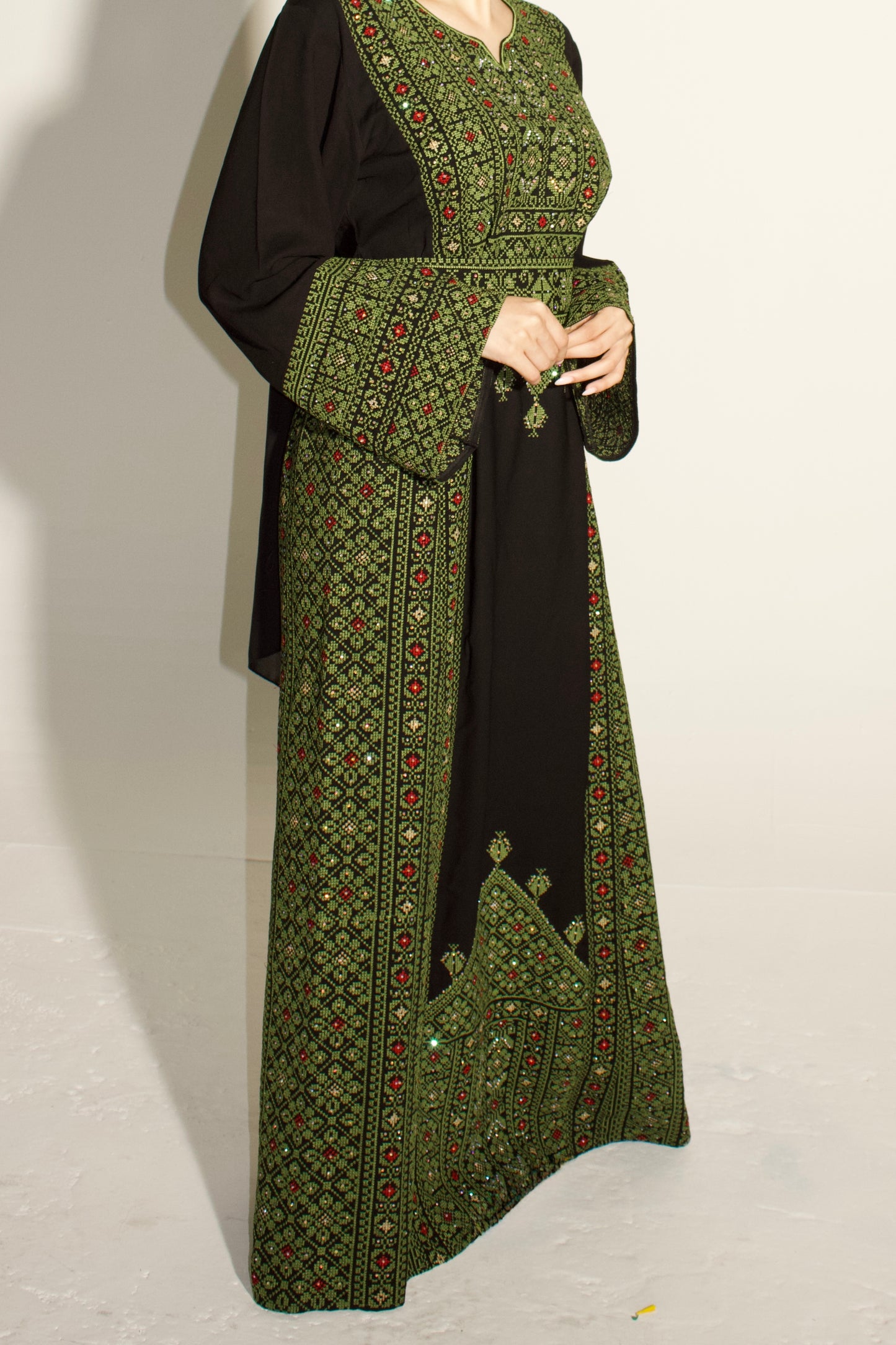 Palestinian Thobe