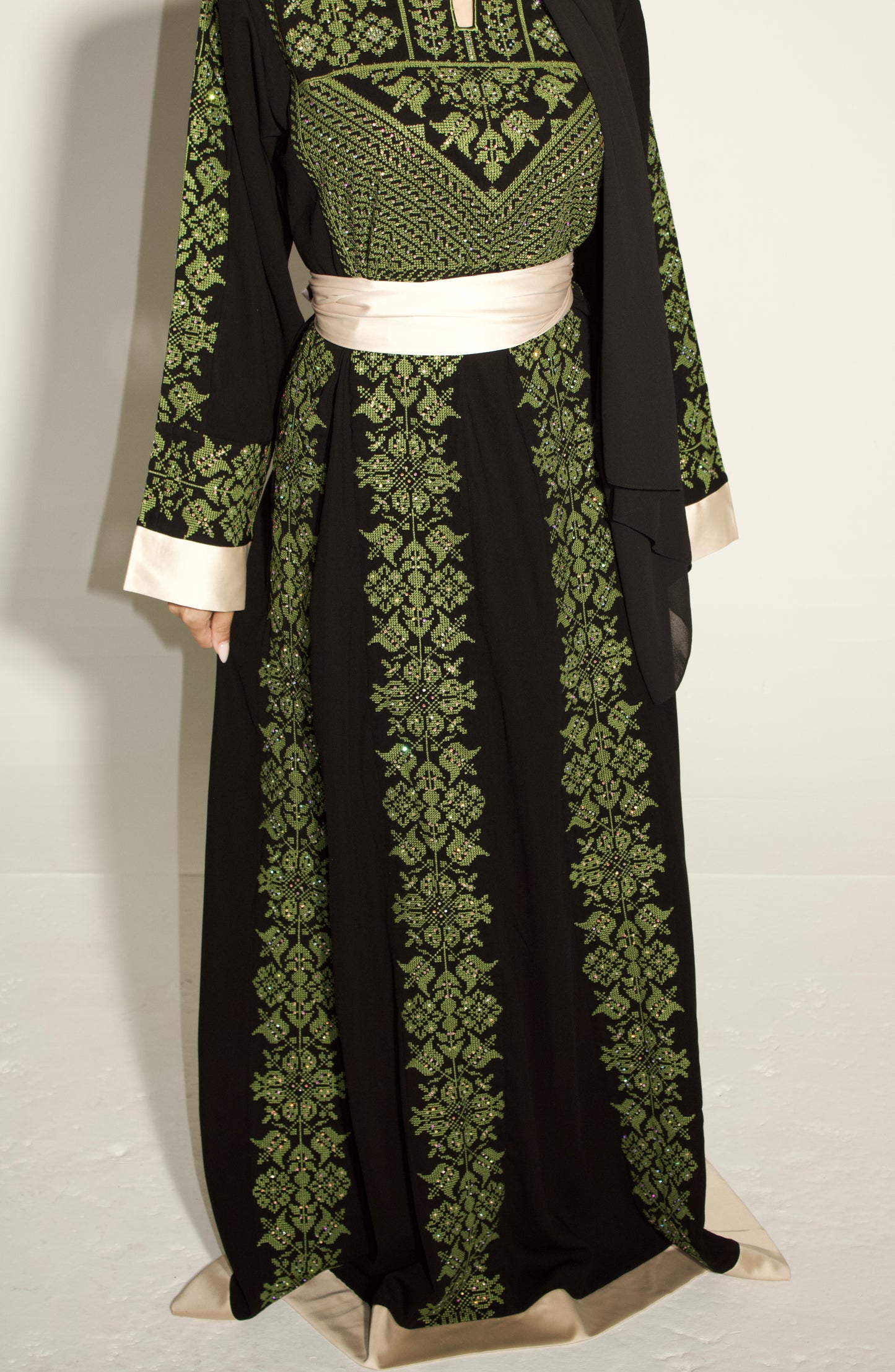 Palestinian Thobe
